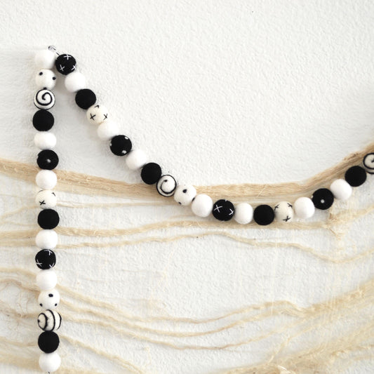 Halloween Felt Ball Garland -Felt Ball Garland, Halloween Garland, Halloween Banner, Black & White Felt Ball Garland, Halloween Decorations