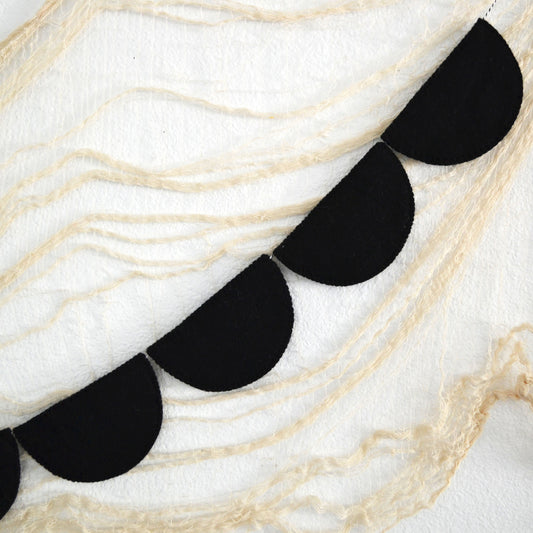 Black Felt Garland | Halloween Felt Ball Garland | Halloween Decor | Scallop Felt Garland | Halloween Garland | Black Garland | Halloween