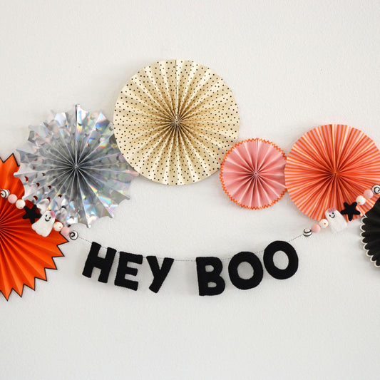 Halloween Felt Banner - HEY BOO Black