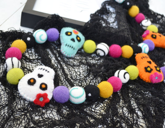 Dia De Los Muertos Felt Garland - Day of the Dead Garland, Felt Ball Garland, Dia De Los Muertos Decor, Sugar Skull, Skull Garland