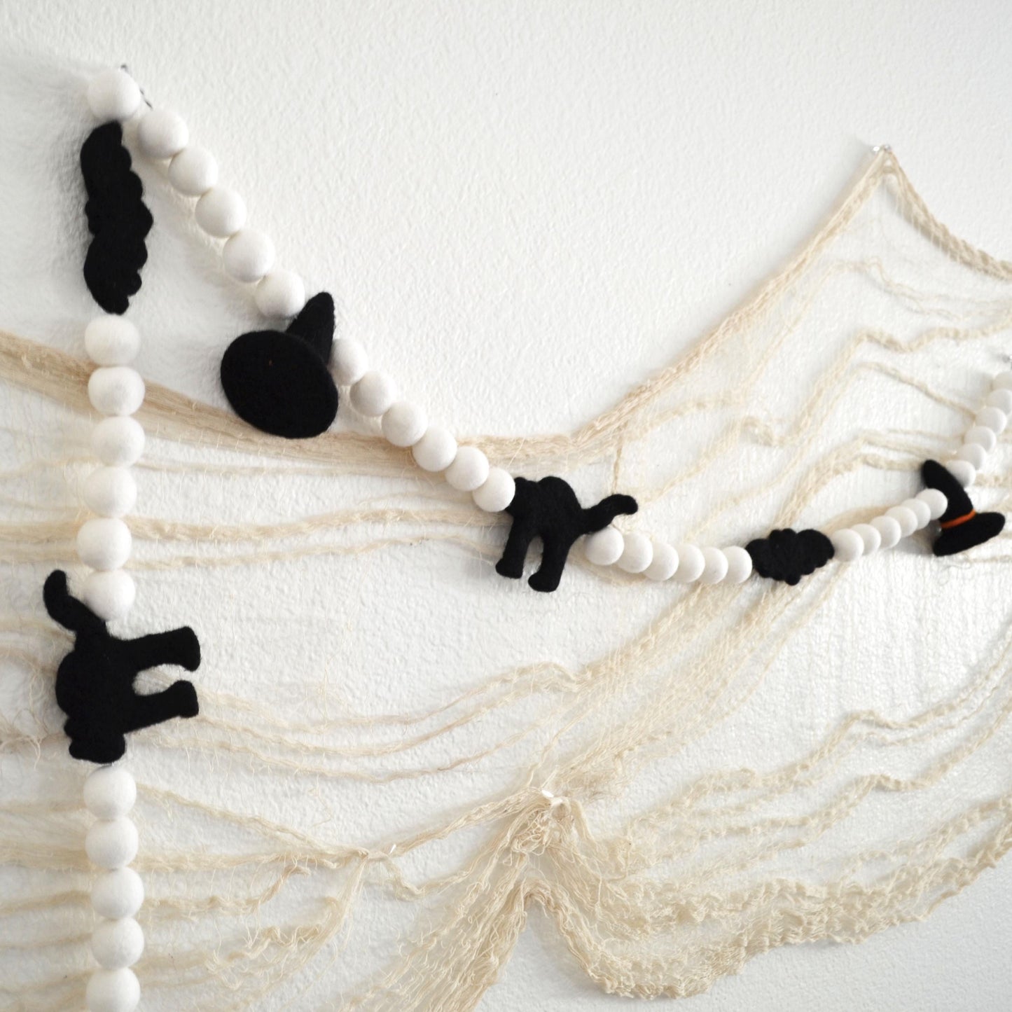 Halloween Felt Ball Garland - Felt Ball Garland, Halloween Garland, Halloween Decor, Felt Garland Halloween, Witch Hat Garland