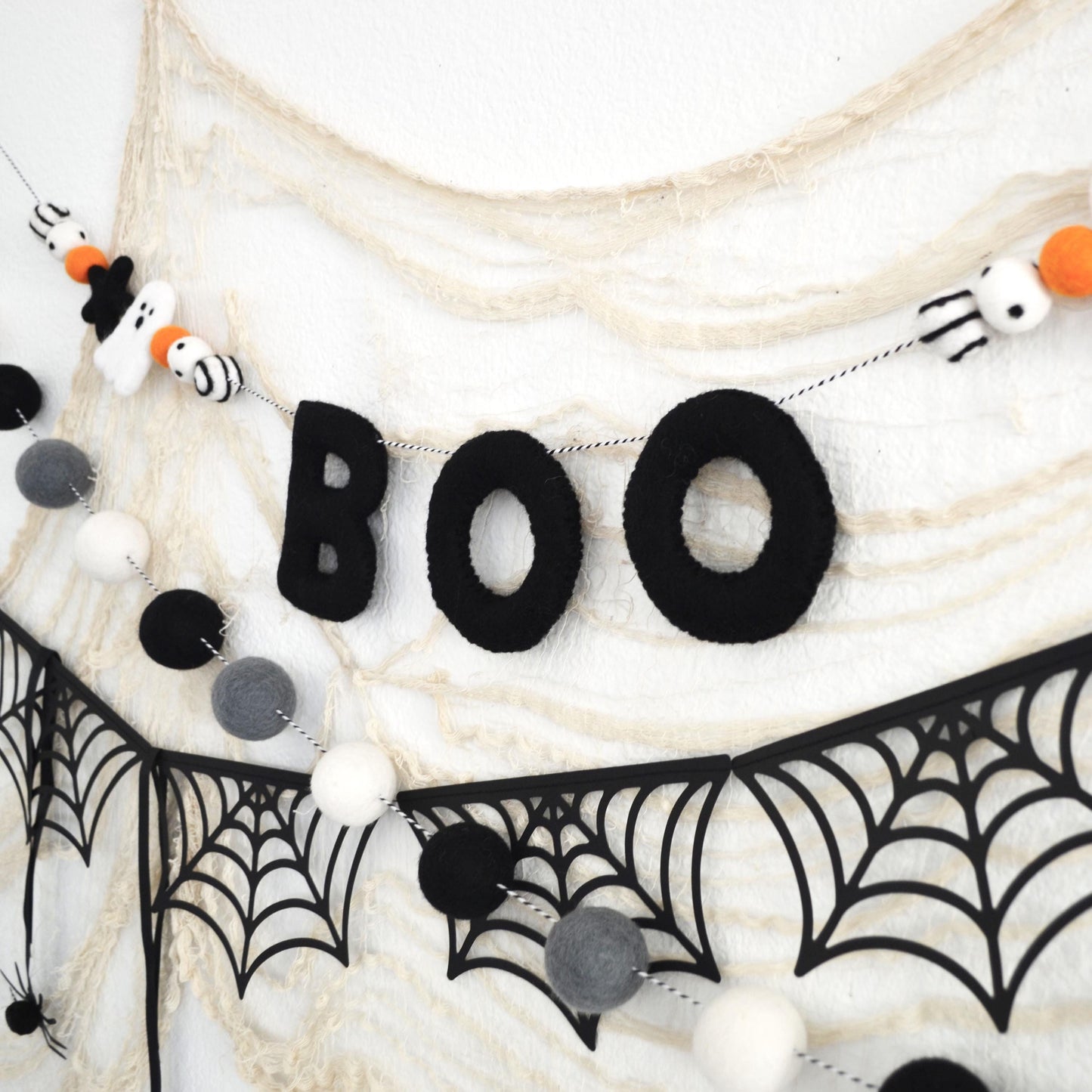 Halloween Garland /BOO Halloween Decoration /Halloween Felt Ball Garland /Halloween Decorations /Halloween Party /BOO Decor/Halloween