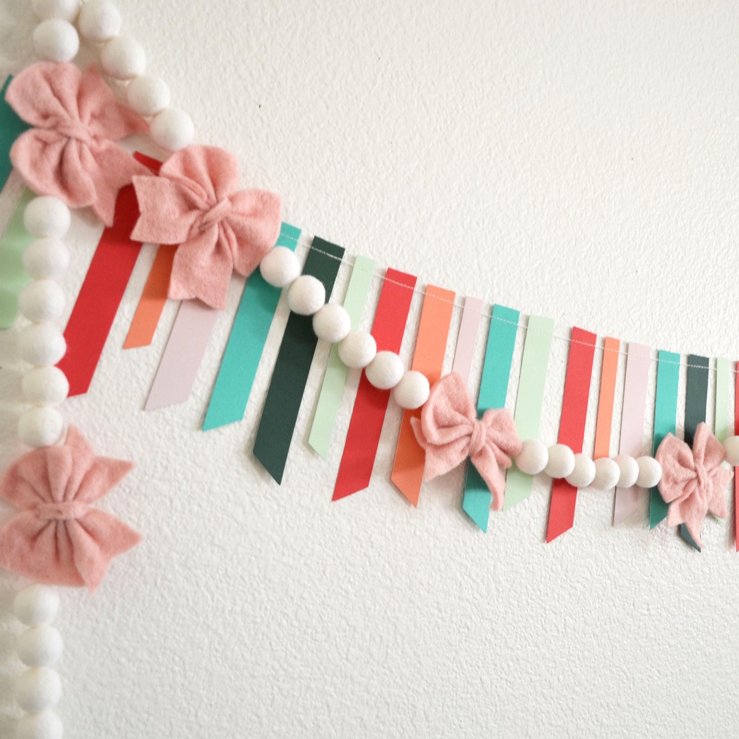 Christmas Felt Garland | Christmas Garland | Felt Bow Garland | Bow Garland | Christmas Decoration | Holiday Decor | Pink Bow | Felt Bow