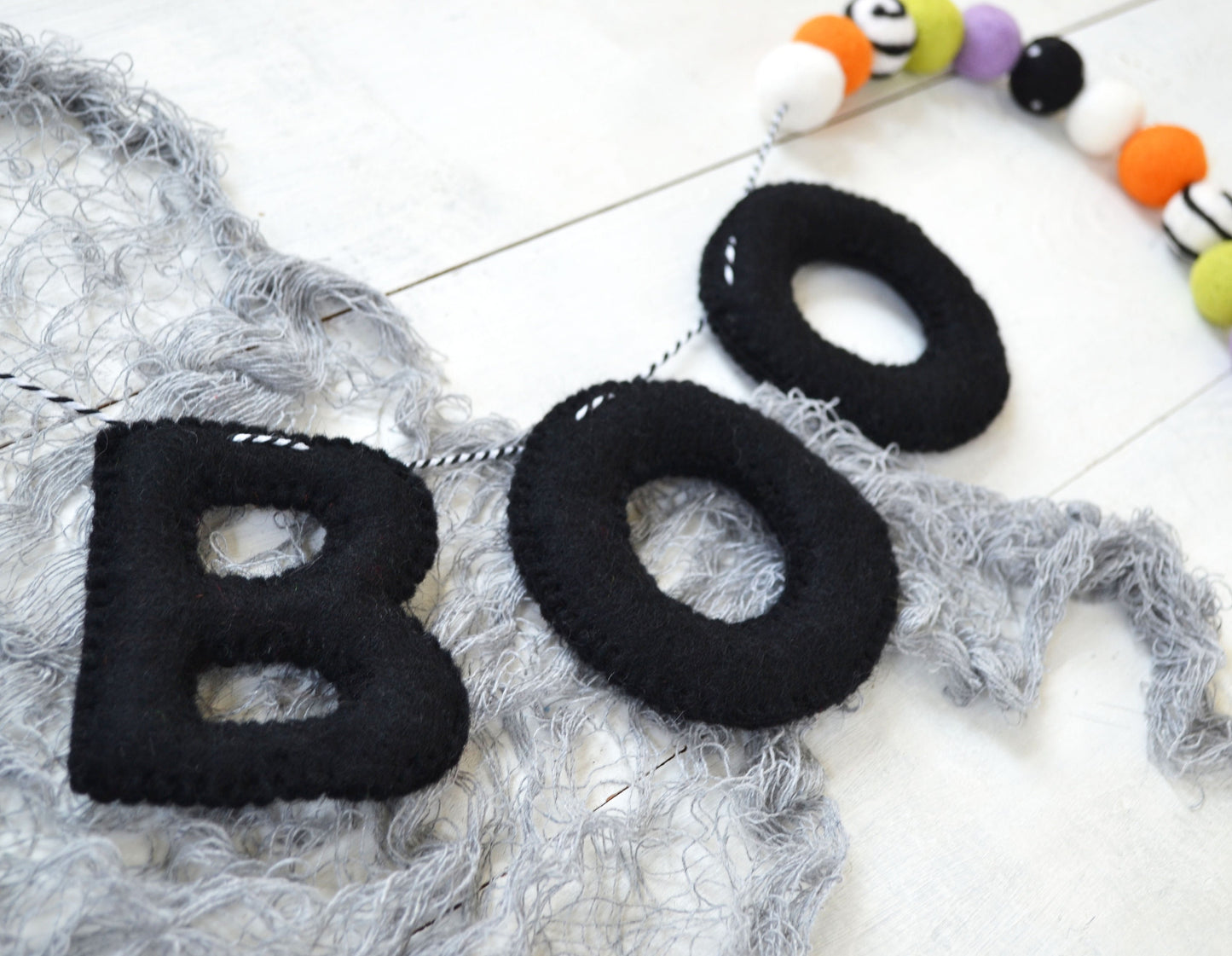 Halloween Felt Garland - BOO Halloween Garland, Felt Ball Garlands, Halloween Signs, Halloween Decoration, Halloween Party, BOO Garland