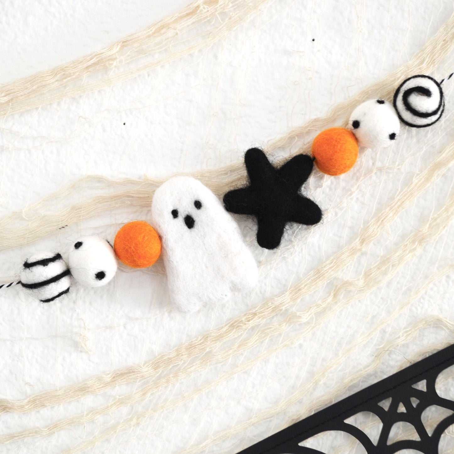 Halloween Garland /BOO Halloween Decoration /Halloween Felt Ball Garland /Halloween Decorations /Halloween Party /BOO Decor/Halloween