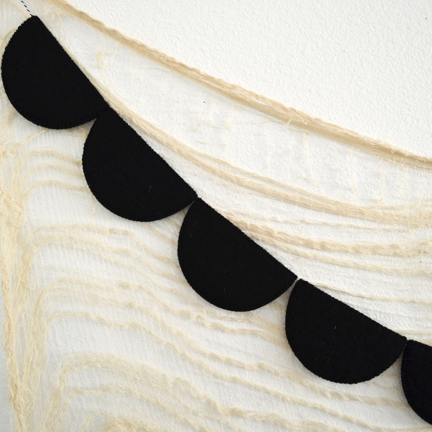 Black Felt Garland | Halloween Felt Ball Garland | Halloween Decor | Scallop Felt Garland | Halloween Garland | Black Garland | Halloween