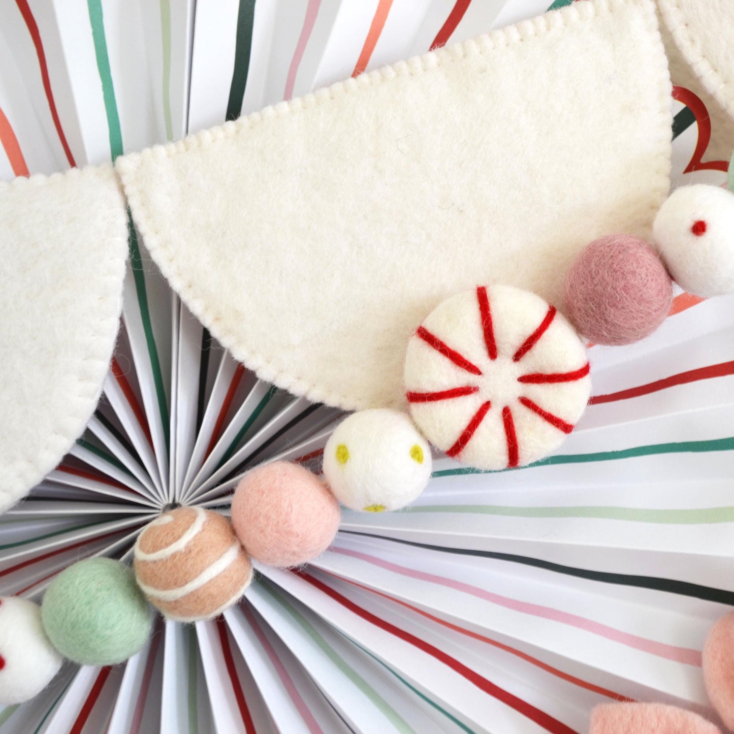 Christmas Felt Garland | Christmas Garland | Bow Garland | Peppermint Garland | Christmas Decorations | Holiday Decor | Felt Bow Garland