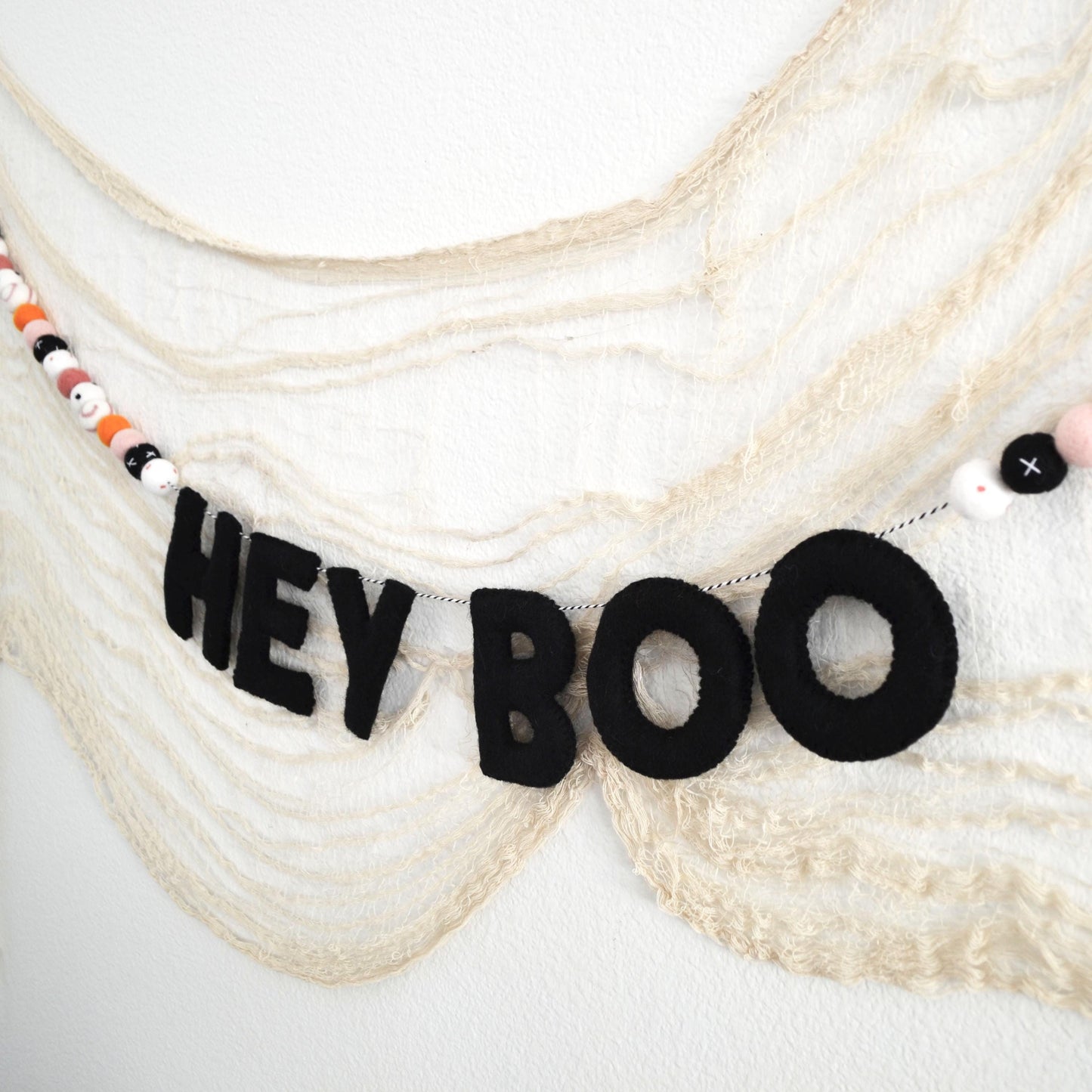 Halloween Felt Banner - HEY BOO Black