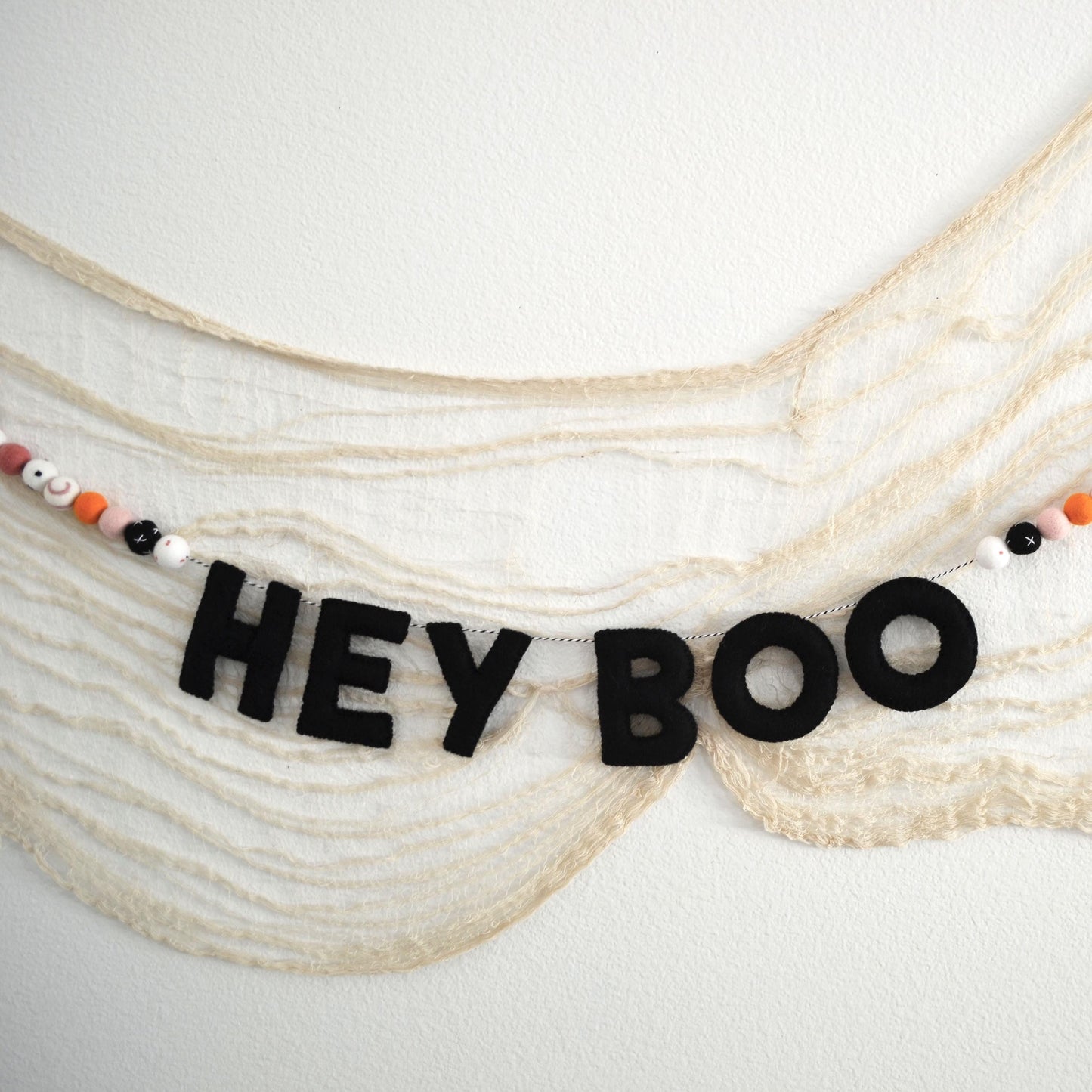 Halloween Felt Banner - HEY BOO Black
