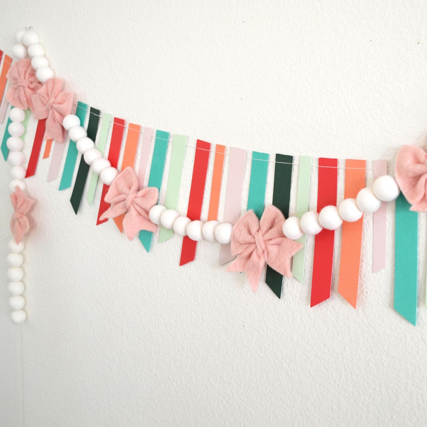 Christmas Felt Garland | Christmas Garland | Felt Bow Garland | Bow Garland | Christmas Decoration | Holiday Decor | Pink Bow | Felt Bow
