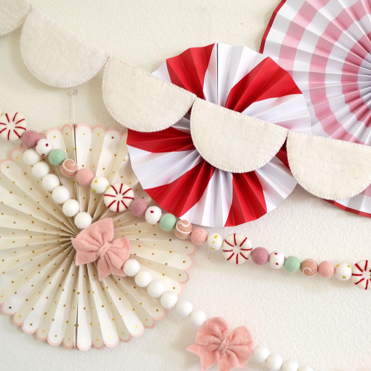 Christmas Felt Garland | Christmas Garland | Bow Garland | Peppermint Garland | Christmas Decorations | Holiday Decor | Felt Bow Garland
