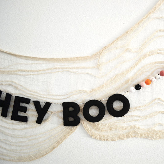 Halloween Felt Banner - HEY BOO Black
