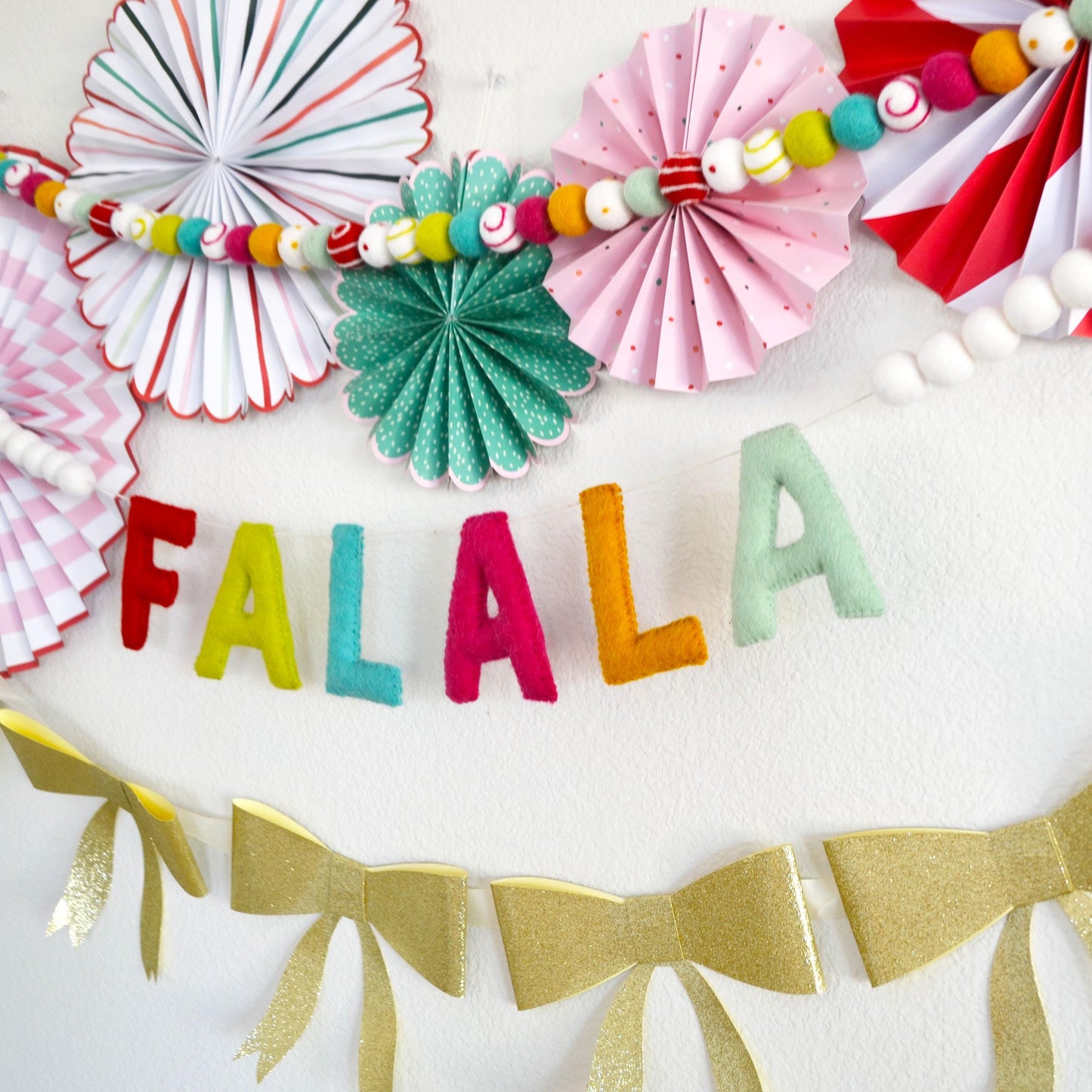 FALALA Felt Garland | Bow Garland | Felt Ball Garland | Christmas Felt Ball Garland | Christmas Garland | Christmas Decoration | Gold Bows
