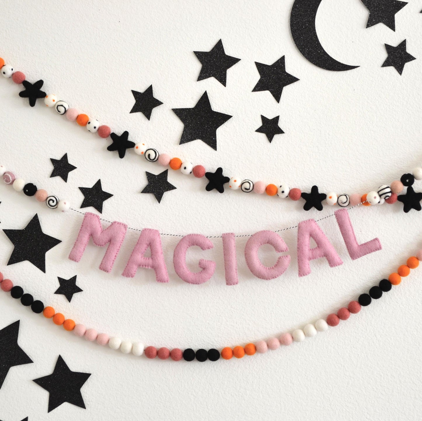 MAGICAL Halloween Garland-  Halloween Decoration /Halloween Felt Ball Garland /Halloween Decorations /Halloween Party /Felt Ball Garland