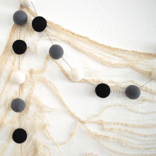 Black Felt Ball Garland | 4cm Halloween Felt Ball Garland | Halloween Decor | Felt Garland | Halloween Garland | Black Gray White Garland
