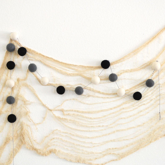Black Felt Ball Garland | 4cm Halloween Felt Ball Garland | Halloween Decor | Felt Garland | Halloween Garland | Black Gray White Garland