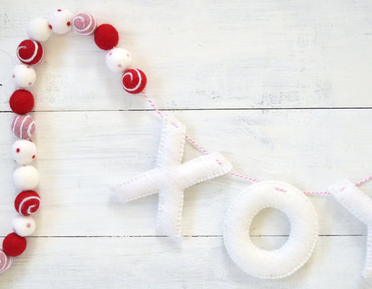 Valentines Felt Garland - Valentines Felt Ball Garland, Valentines Banner, XOXO Felt Ball Garland, Valentines Day Garland, Valentines Decor