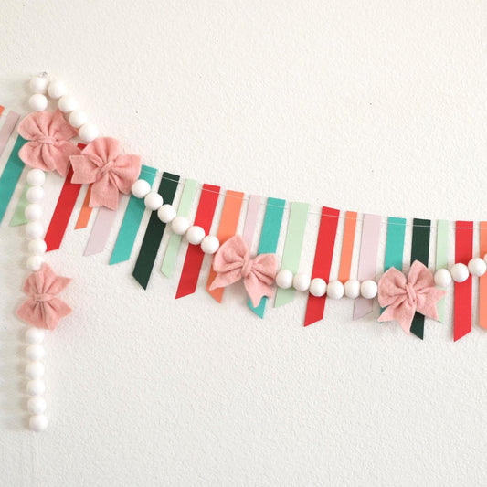 Christmas Felt Garland | Christmas Garland | Felt Bow Garland | Bow Garland | Christmas Decoration | Holiday Decor | Pink Bow | Felt Bow
