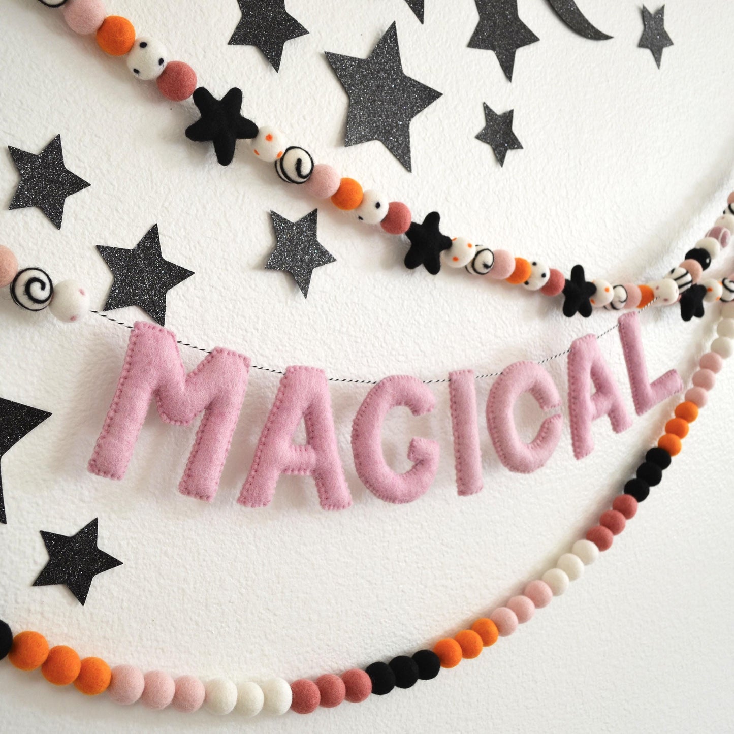MAGICAL Halloween Garland-  Halloween Decoration /Halloween Felt Ball Garland /Halloween Decorations /Halloween Party /Felt Ball Garland