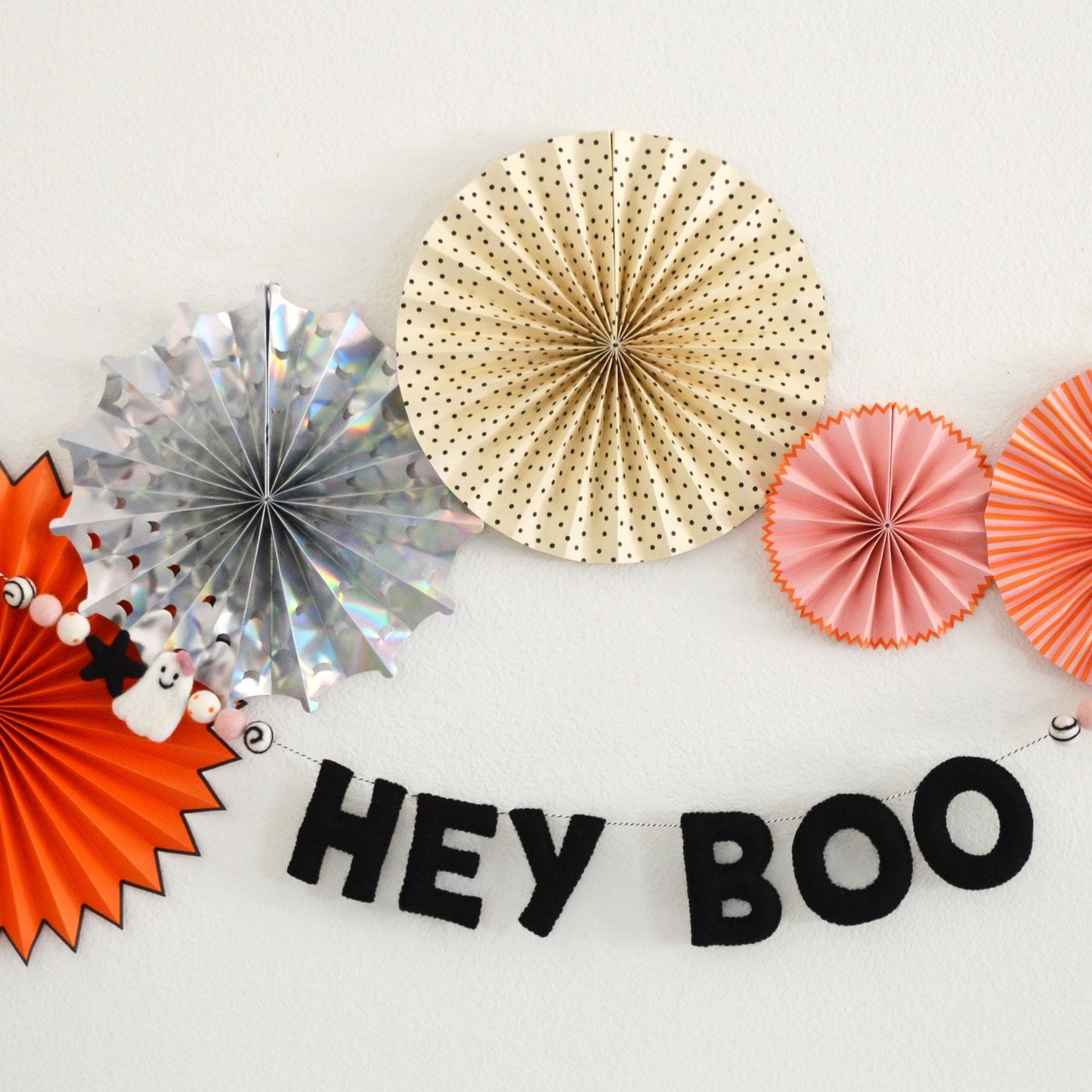Halloween Felt Banner - HEY BOO Black
